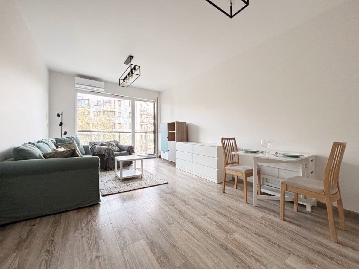 Air-conditioned 2-room apartment near Młociny metro – 2