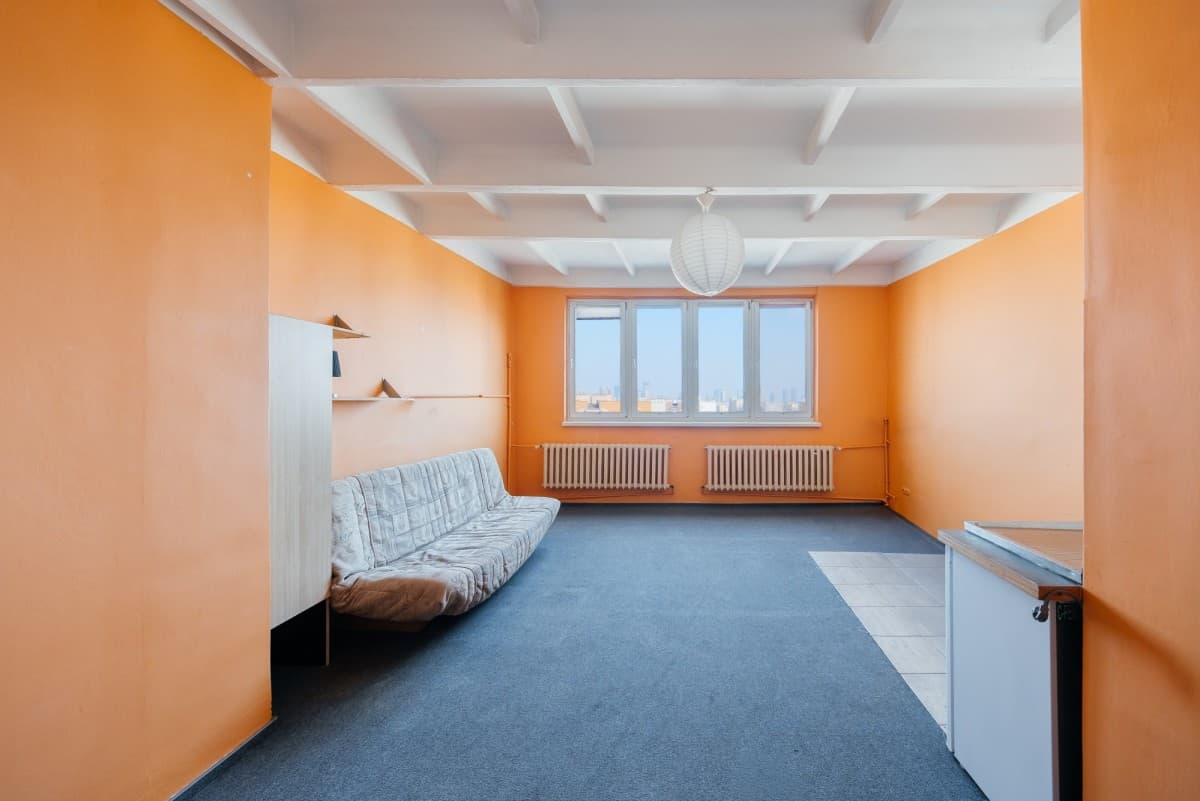 Invest in a rental-ready unit with city views – 1