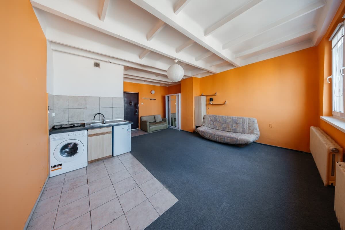 Invest in a rental-ready unit with city views – 2