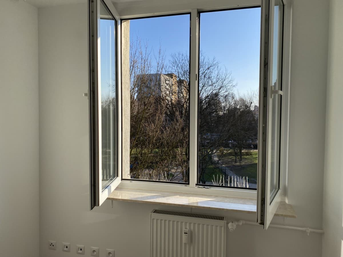 Bright apartment with balcony, available April 1st – 13