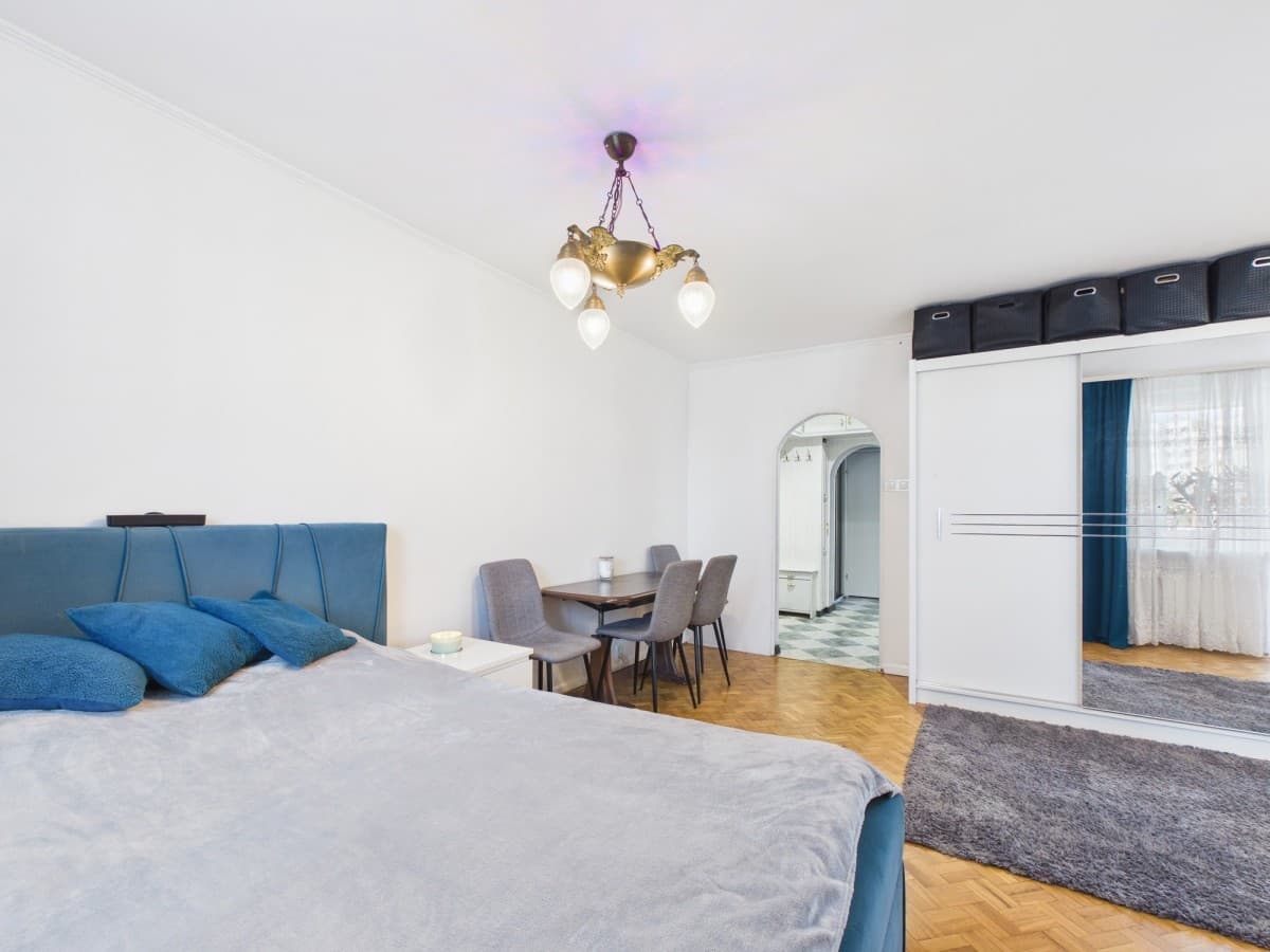 Functional 2-bedroom apartment with large balcony – 9