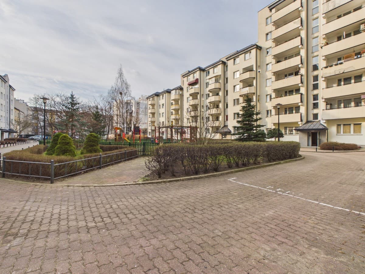 Functional 2-bedroom apartment with large balcony – 23