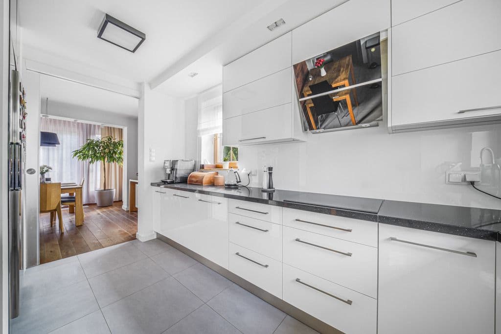 Charming family home with garden and garage – 7