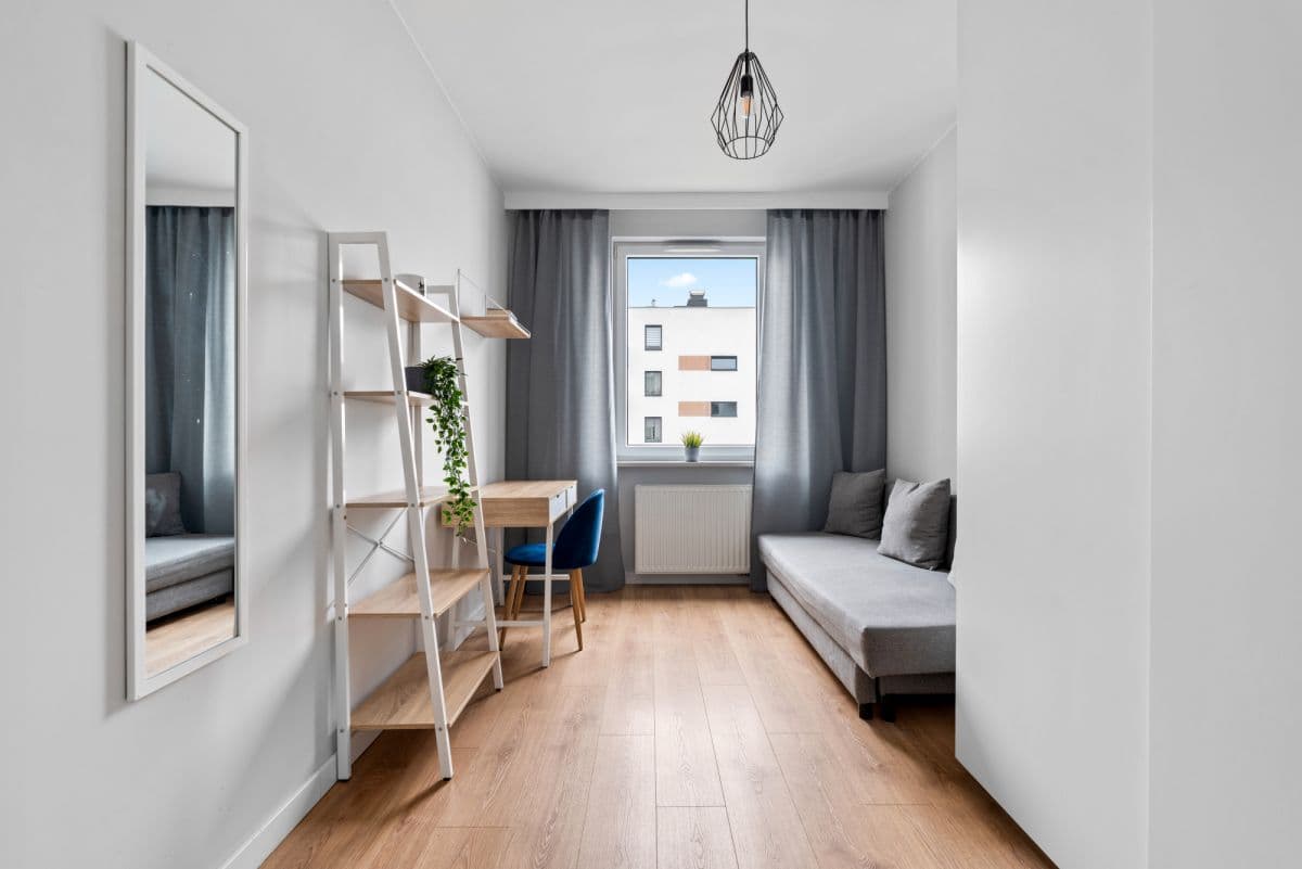 Modern 3-room apartment with garage in Fort Wola – 7