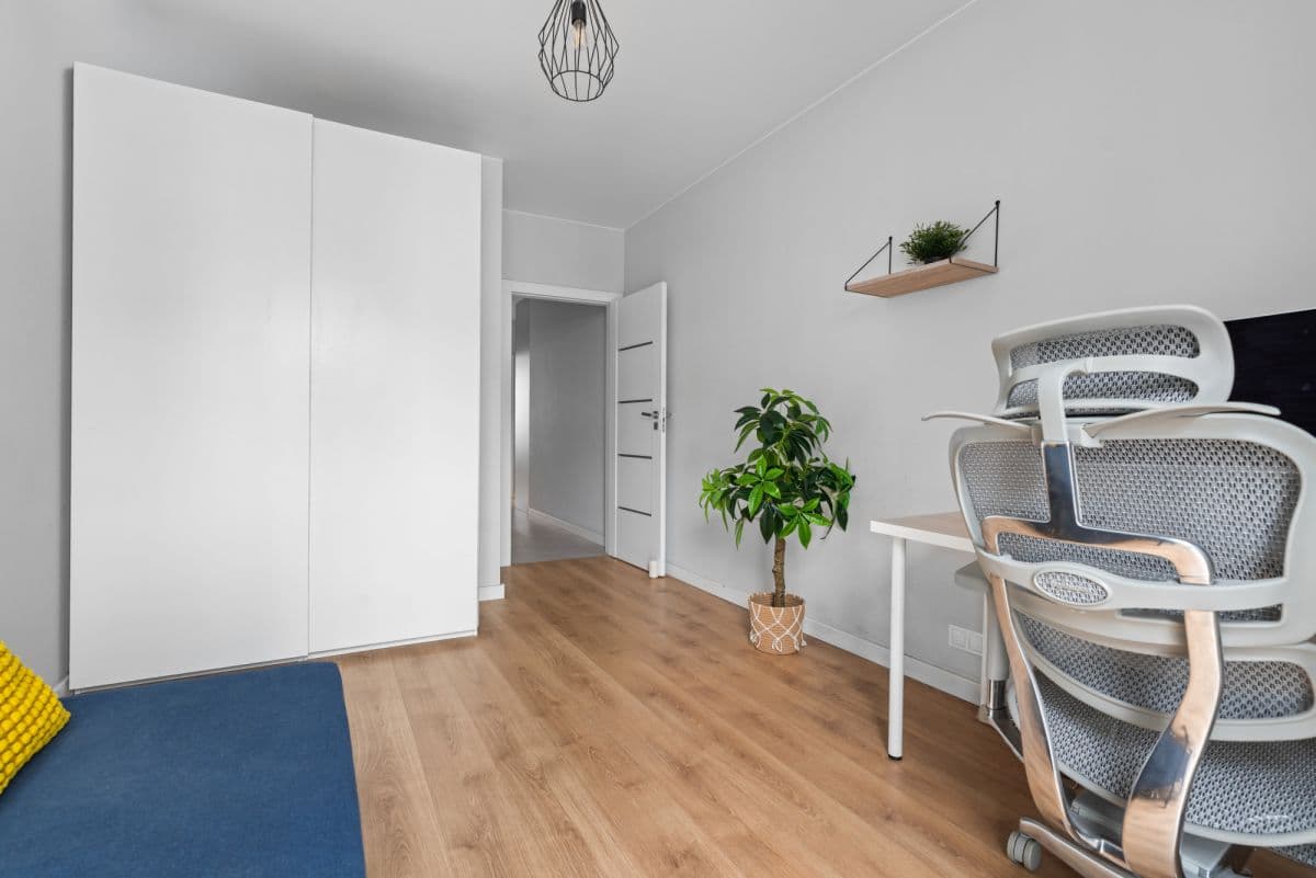 Modern 3-room apartment with garage in Fort Wola – 9