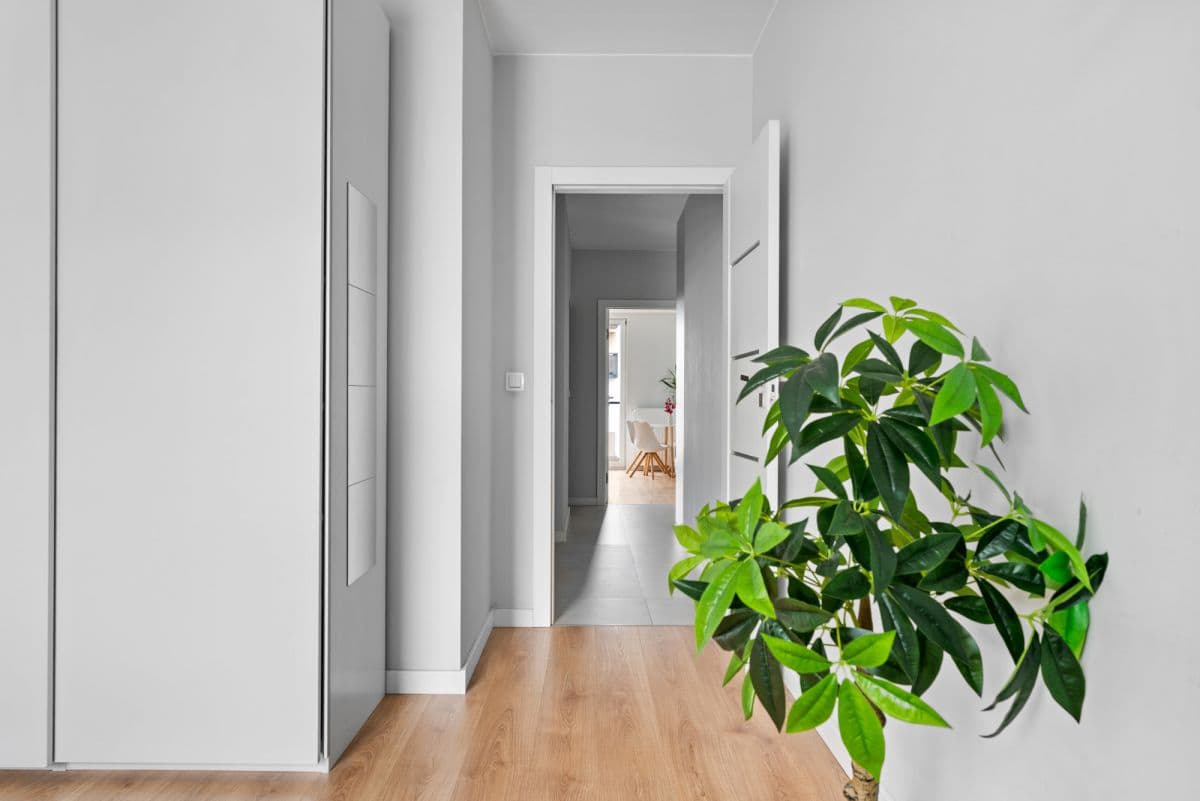 Modern 3-room apartment with garage in Fort Wola – 12