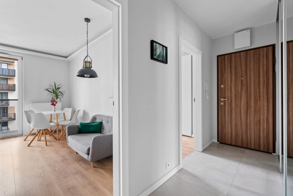 Modern 3-room apartment with garage in Fort Wola – 14