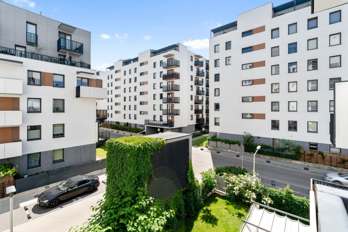 Modern 3-room apartment with garage in Fort Wola – 15