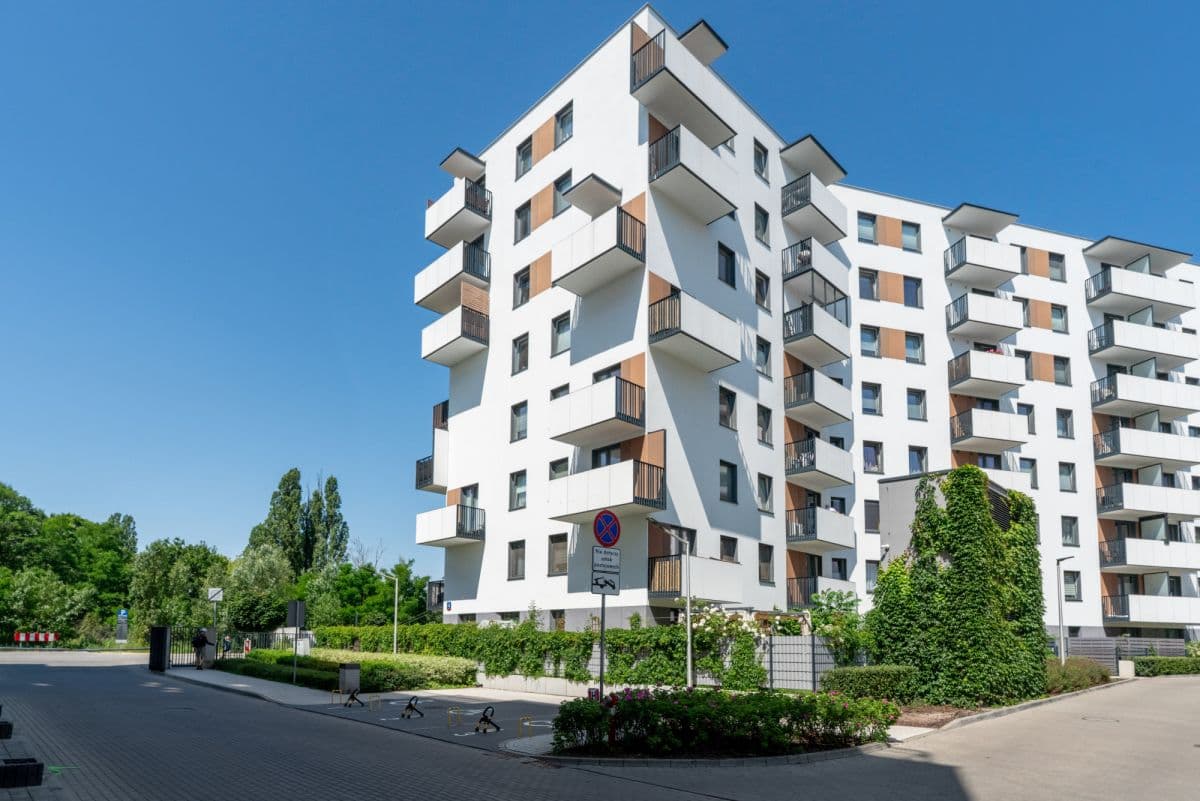 Modern 3-room apartment with garage in Fort Wola – 16