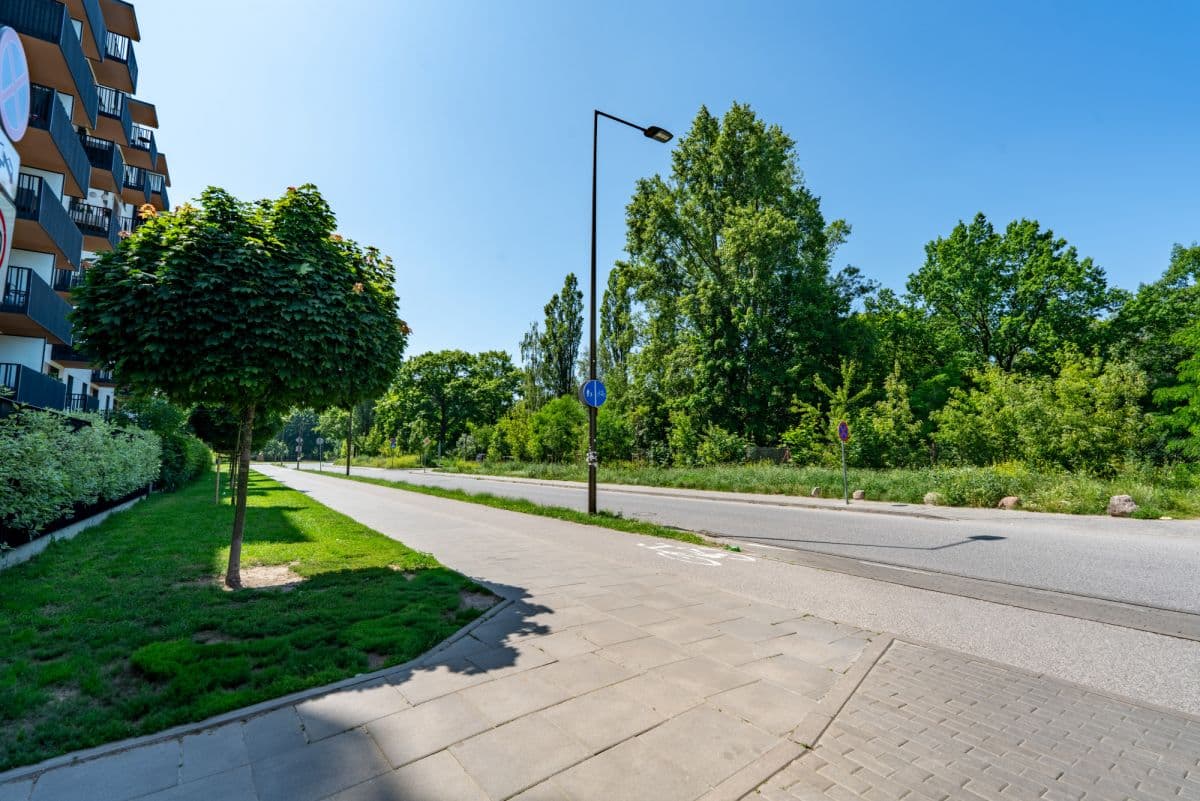 Modern 3-room apartment with garage in Fort Wola – 19