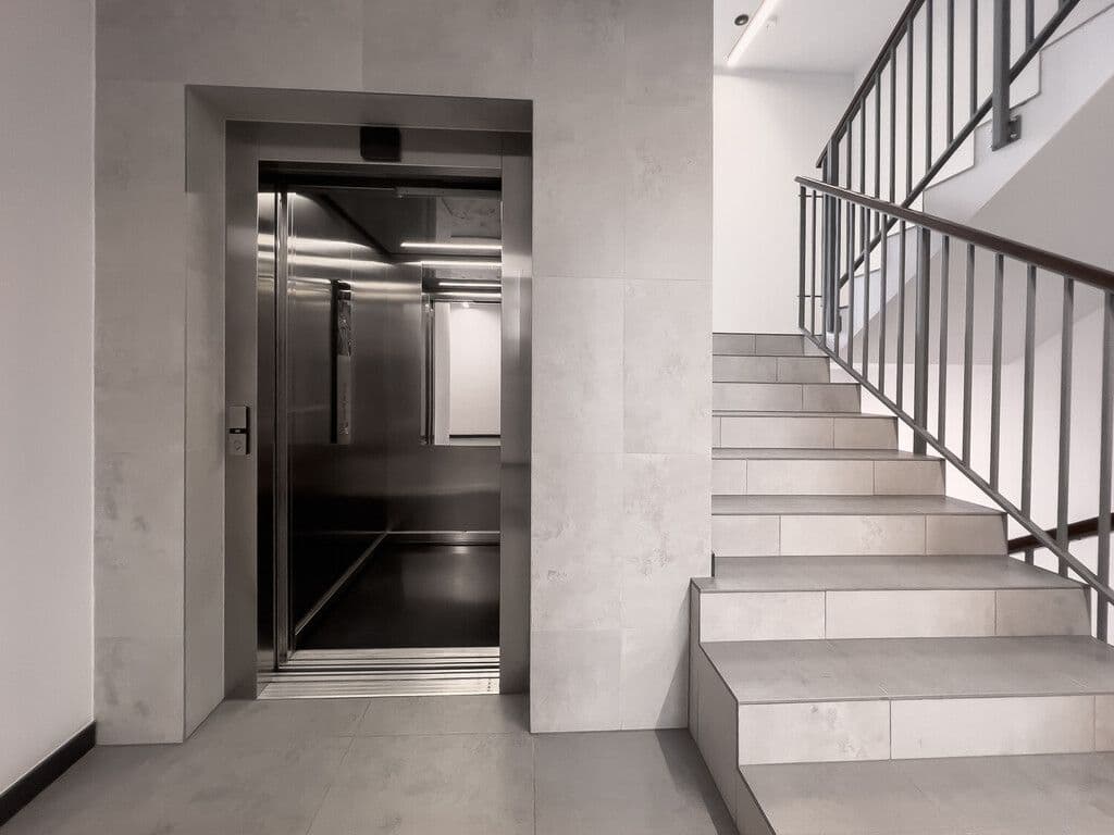 Three-room apartment in Piaseczno, available April 2026 – 10