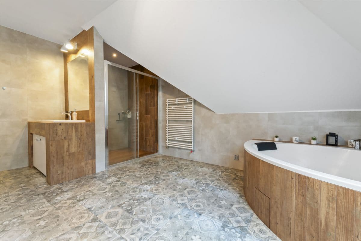 Spacious family home with beautiful garden in Ciszyca – 10