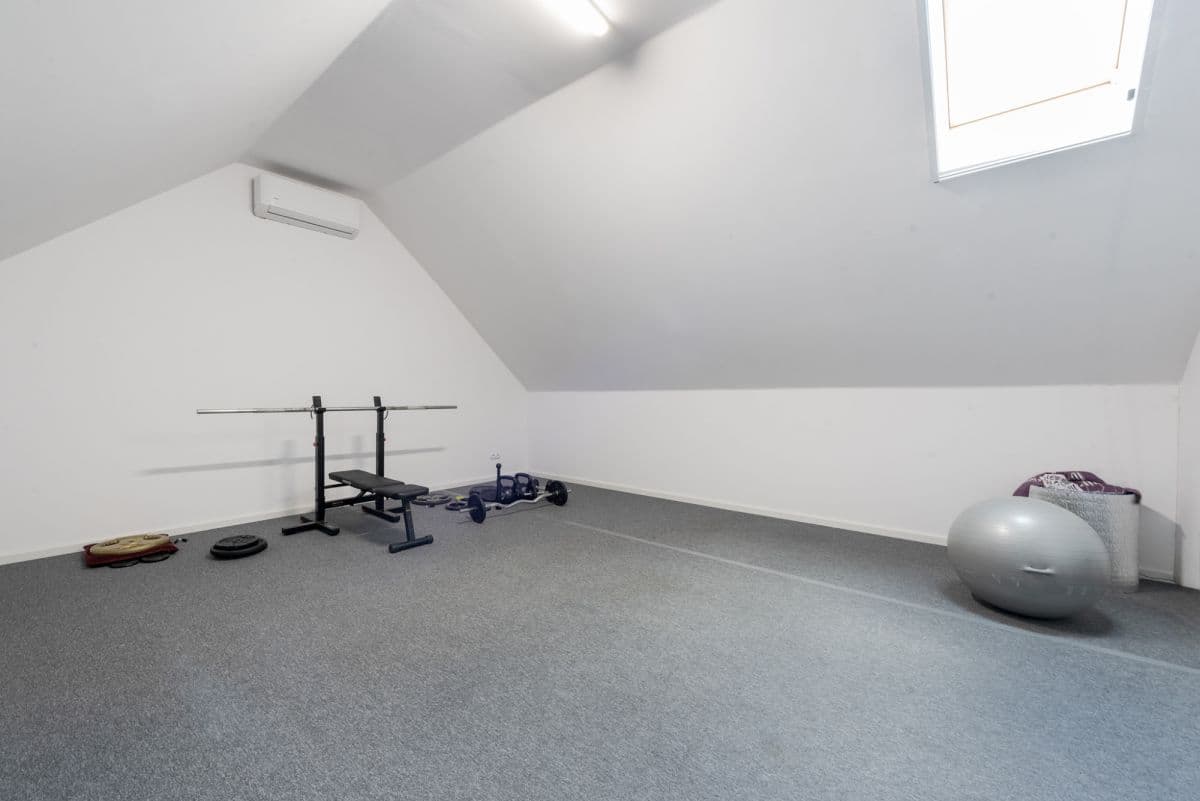 Spacious family home with beautiful garden in Ciszyca – 14