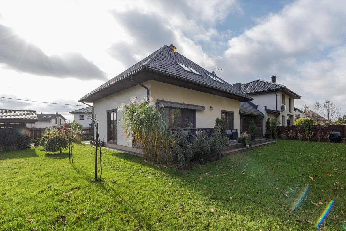 Spacious family home with beautiful garden in Ciszyca – 16