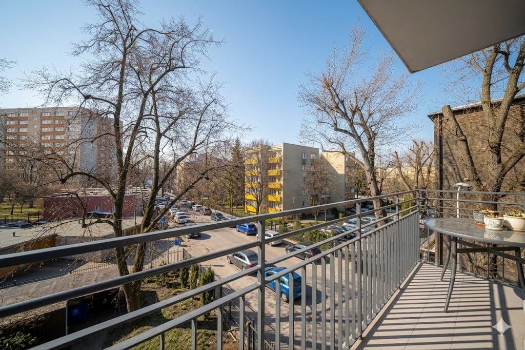 Sunny 35m² apartment in trendy Żoliborz – 12