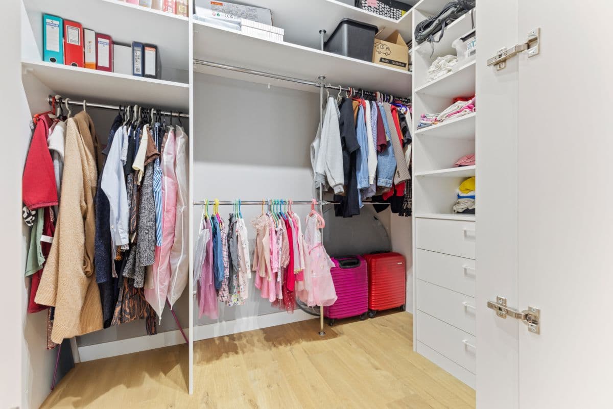 Spacious apartment with panoramic city views – 14