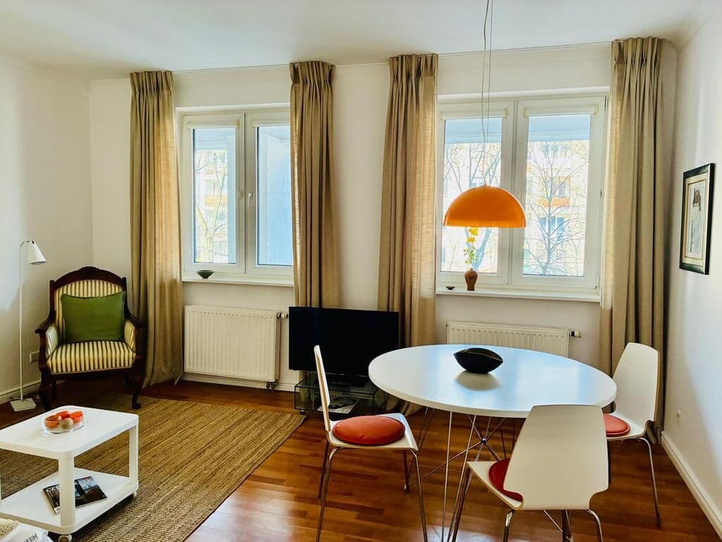 Cozy apartment in secure Saska Kępa area – 3