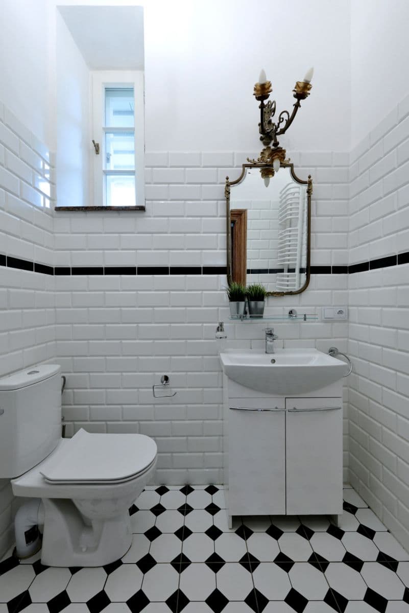 Historic building for rent with 15 parking spaces – 17