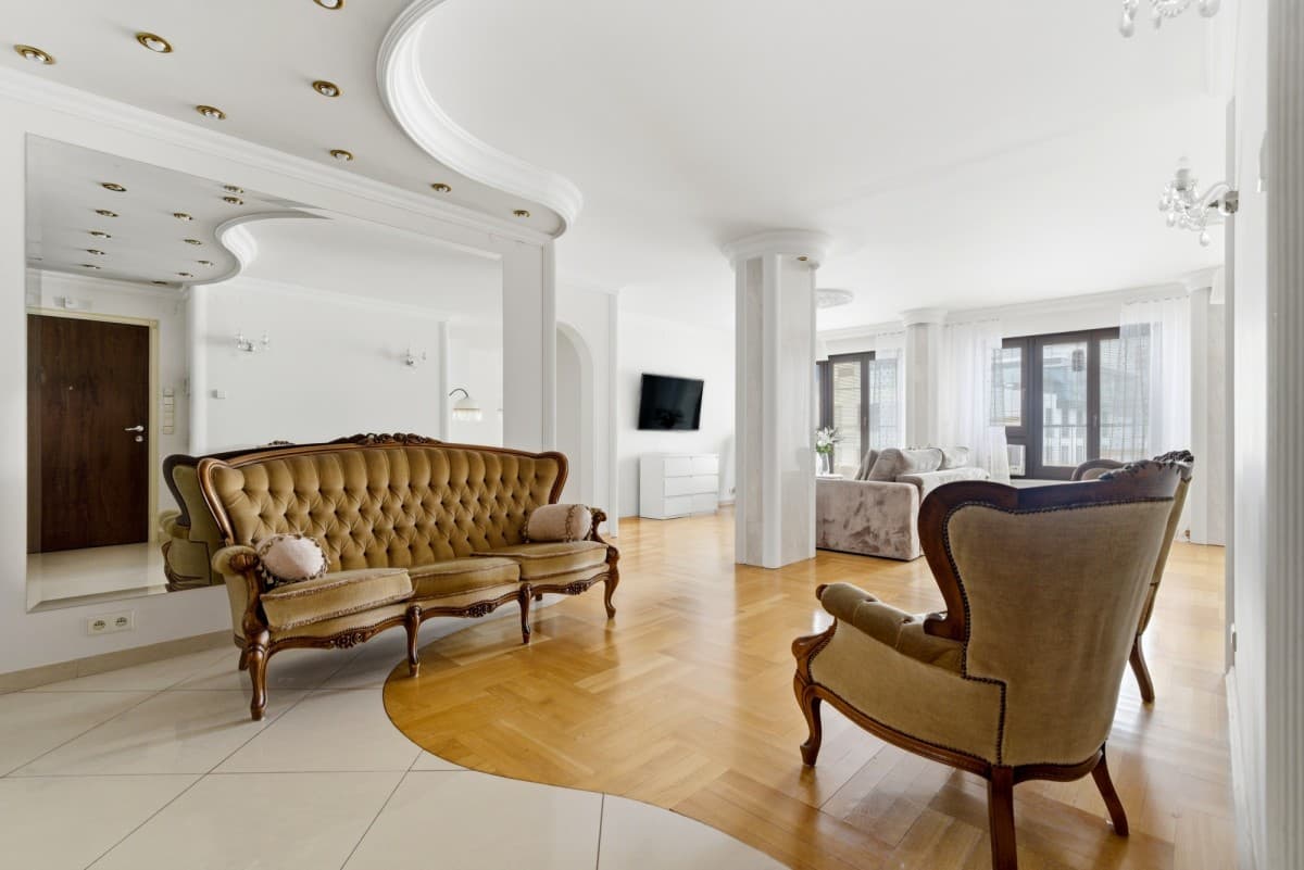 Penthouse with panoramic views in central Warsaw – 3