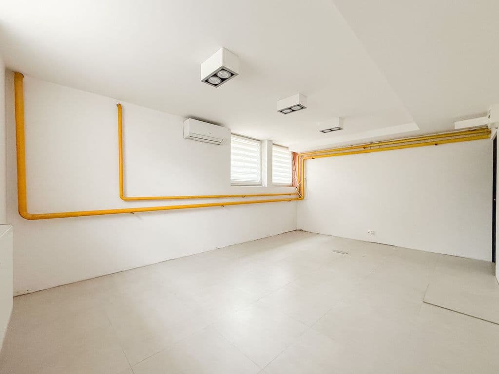 Renovated commercial space in Wawra, ready to use – 3