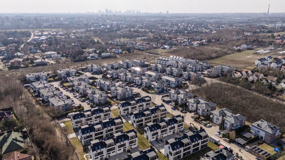 Corner segment house with spacious garden in Białołęka – 19