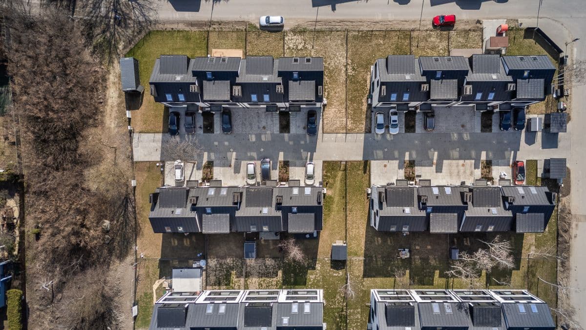 Corner segment house with spacious garden in Białołęka – 20