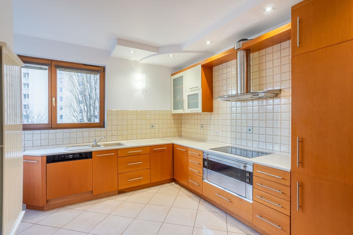 Przestronne mieszkanie na Muranowie z garażem – 4