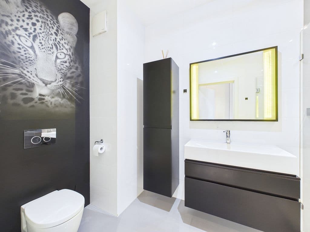 Comfortable 2-room apartment with spacious storage – 10