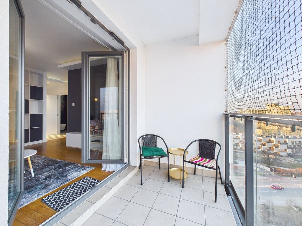 Comfortable 2-room apartment with spacious storage – 13