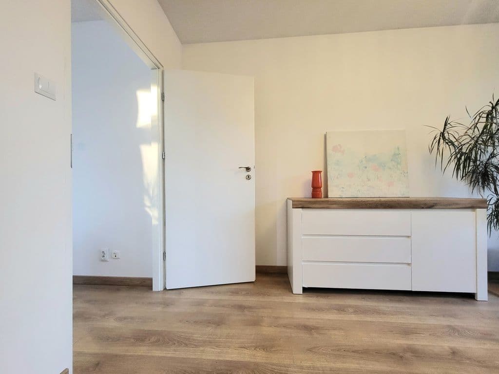 Fully furnished apartment with green views – 4