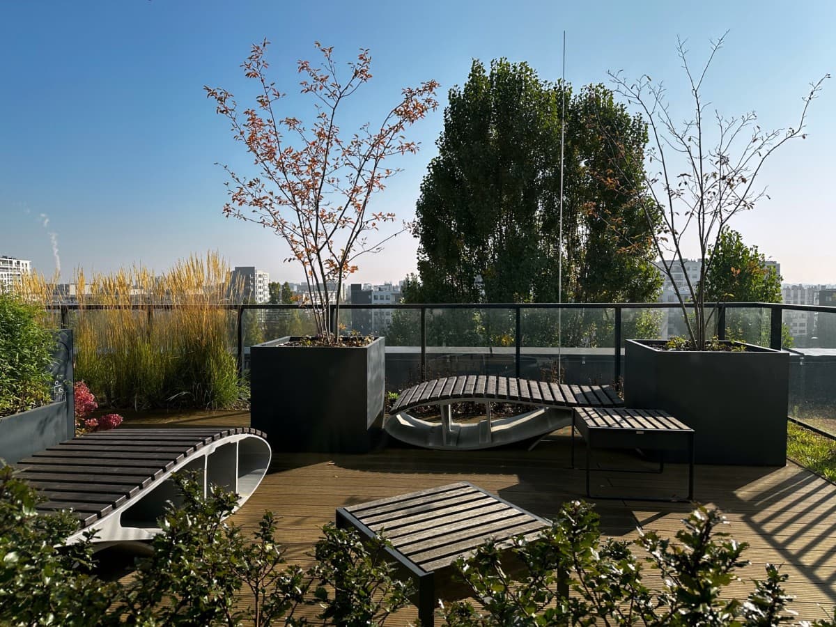 Nowoczesne mieszkanie z widokiem na miasto i balkonem – 4