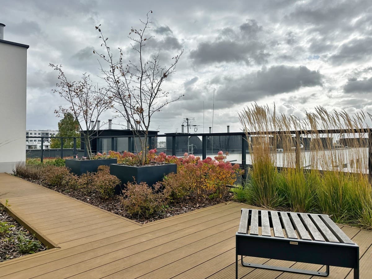 Nowoczesne mieszkanie z widokiem na miasto i balkonem – 5