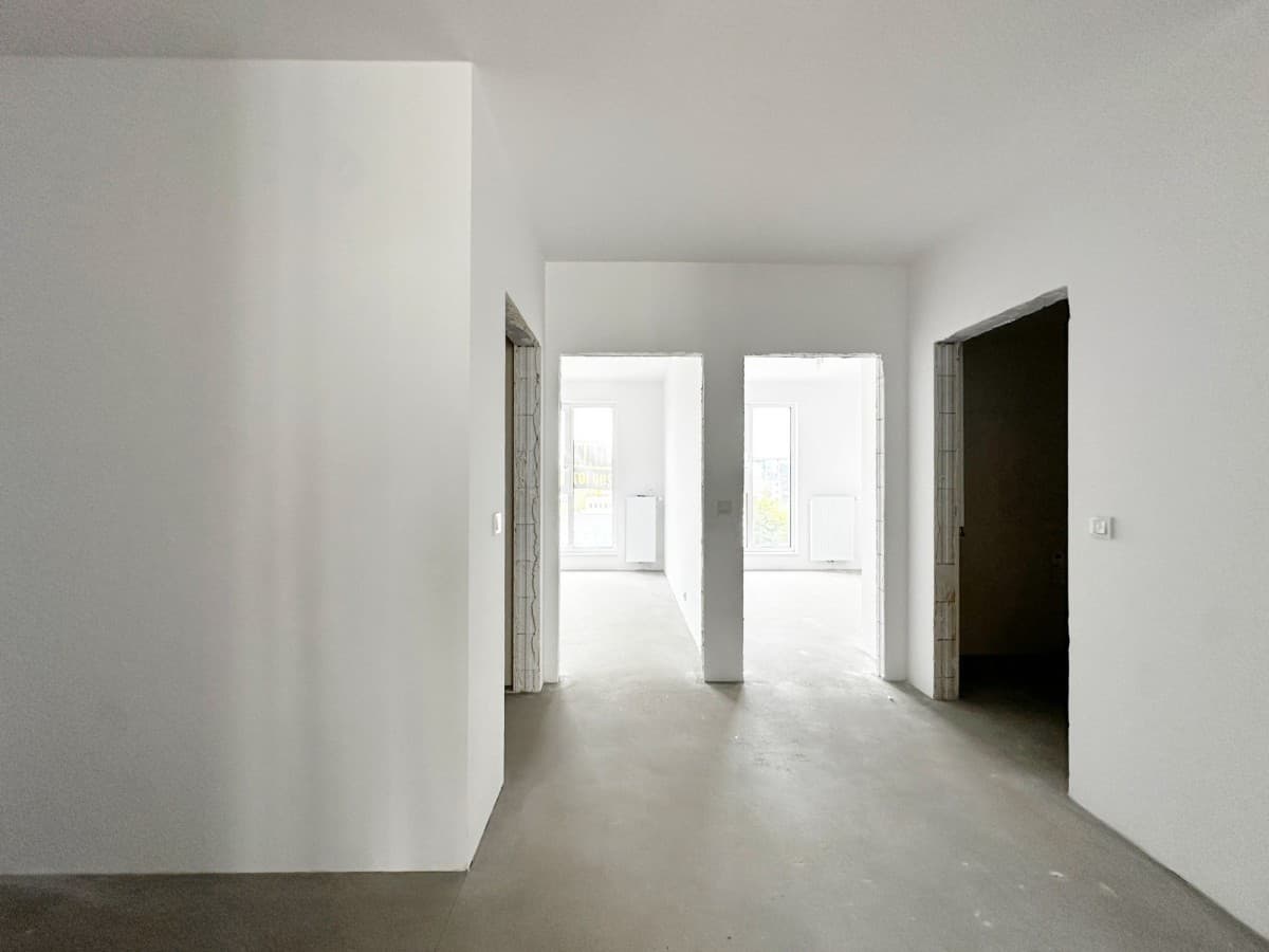 Nowoczesne mieszkanie z widokiem na miasto i balkonem – 10