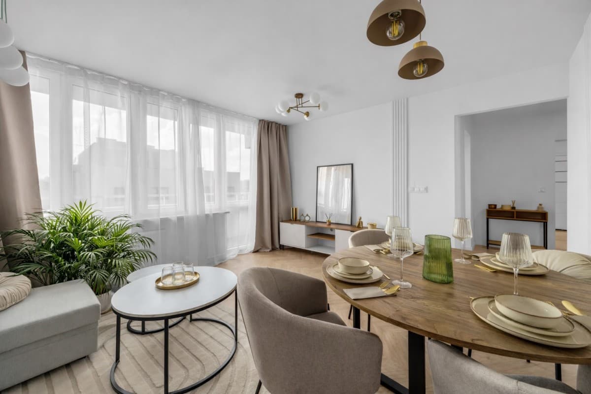 Spacious, fully renovated 4-room apartment in Bielany – 4