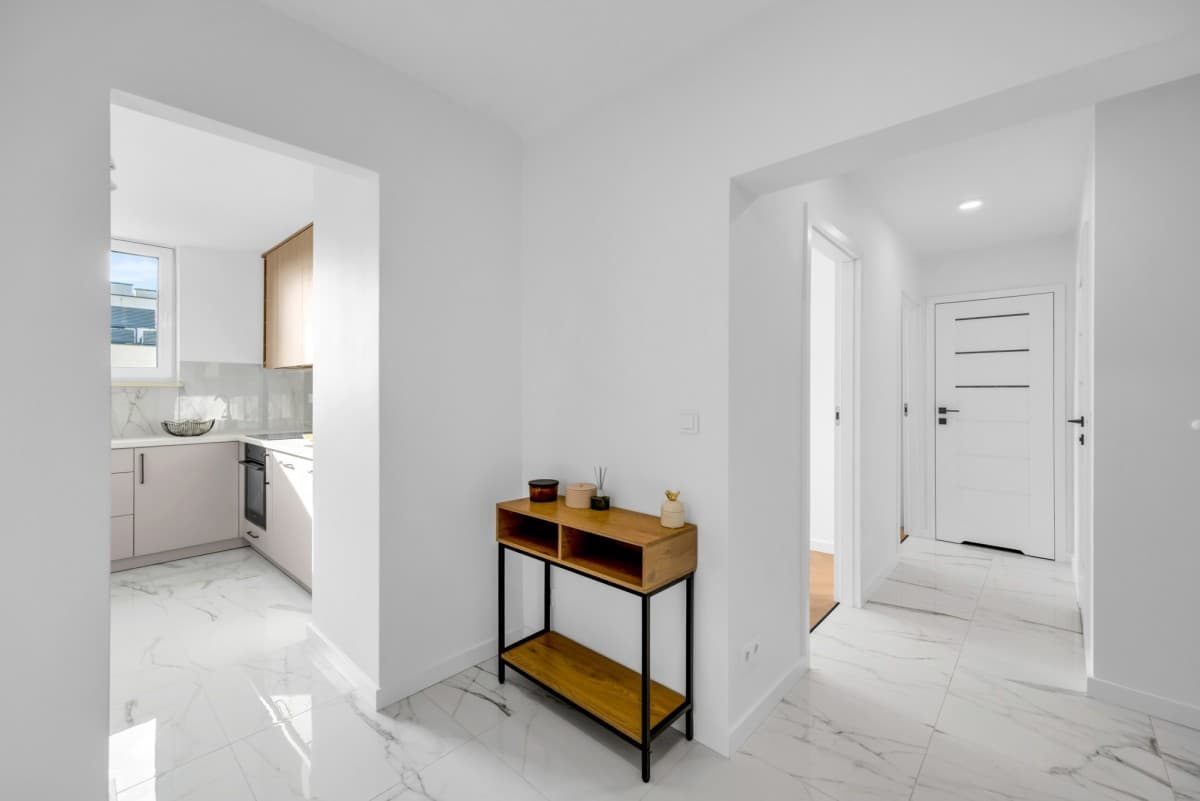 Spacious, fully renovated 4-room apartment in Bielany – 6