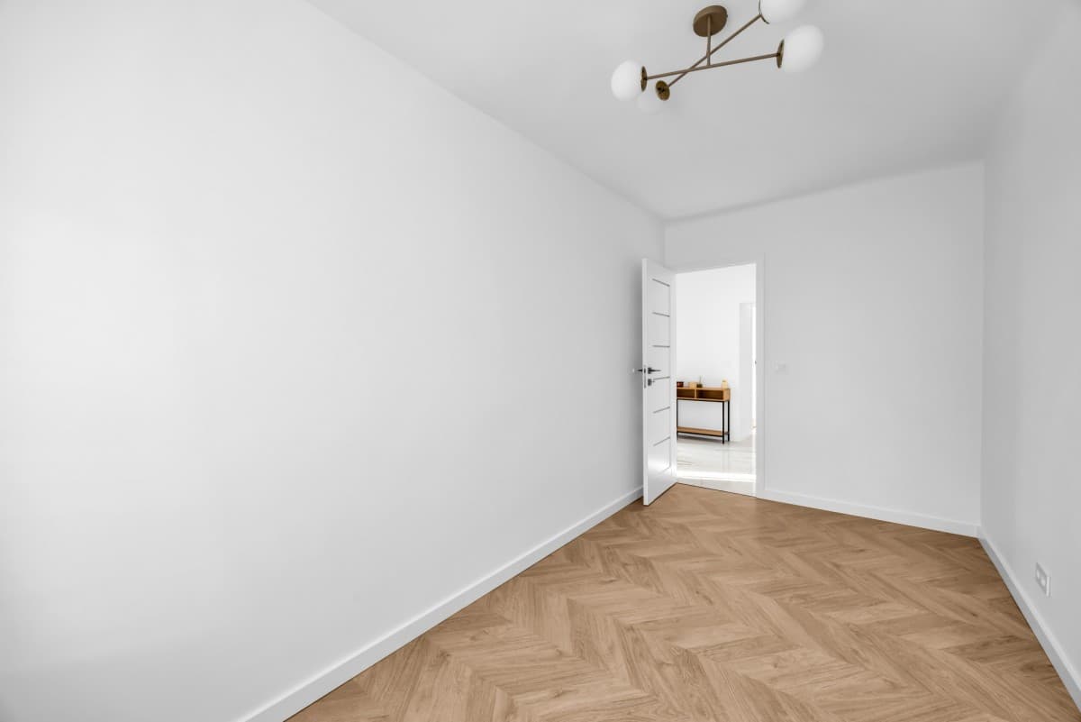 Spacious, fully renovated 4-room apartment in Bielany – 10