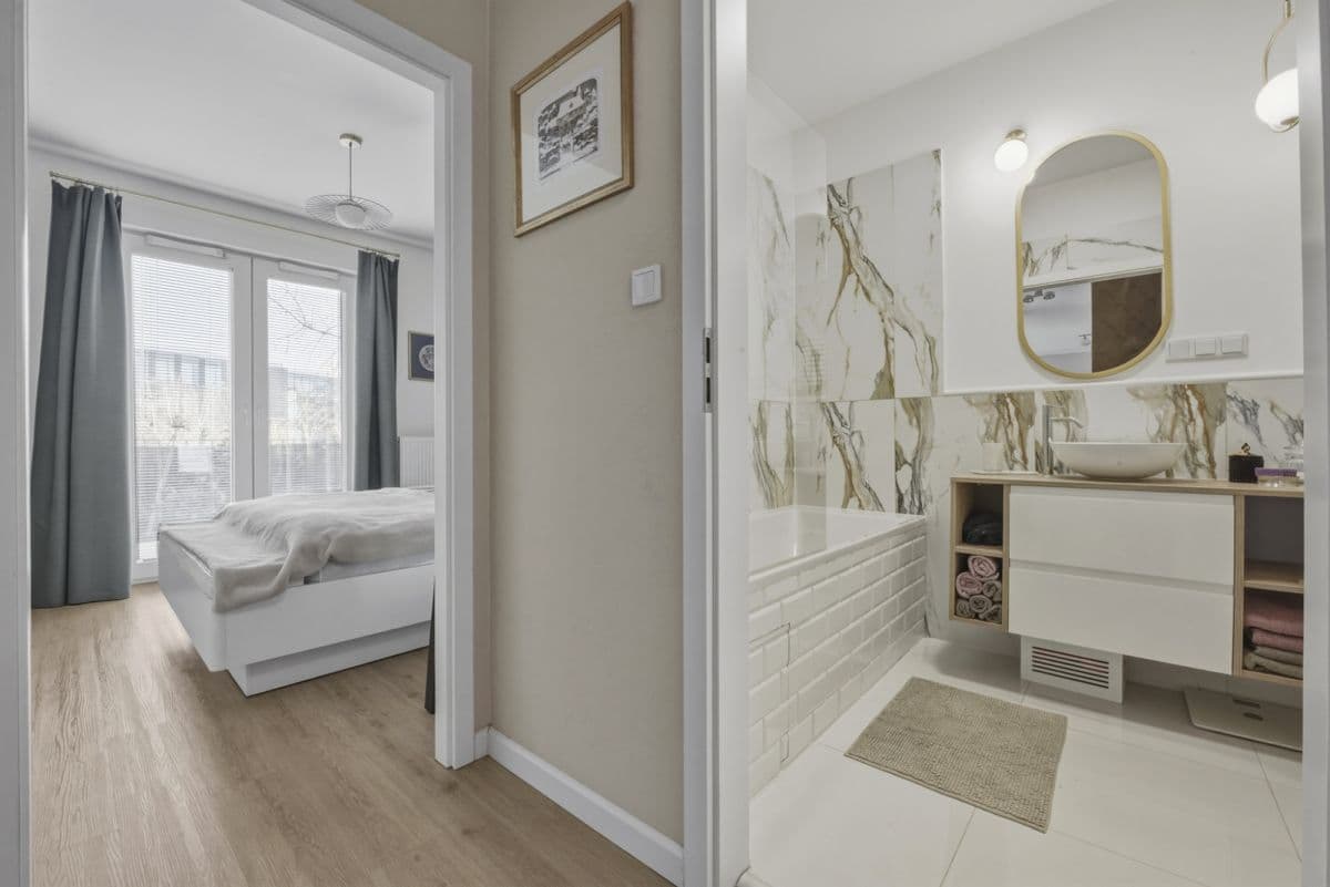 Modern apartment with private garden in Wilanów – 10