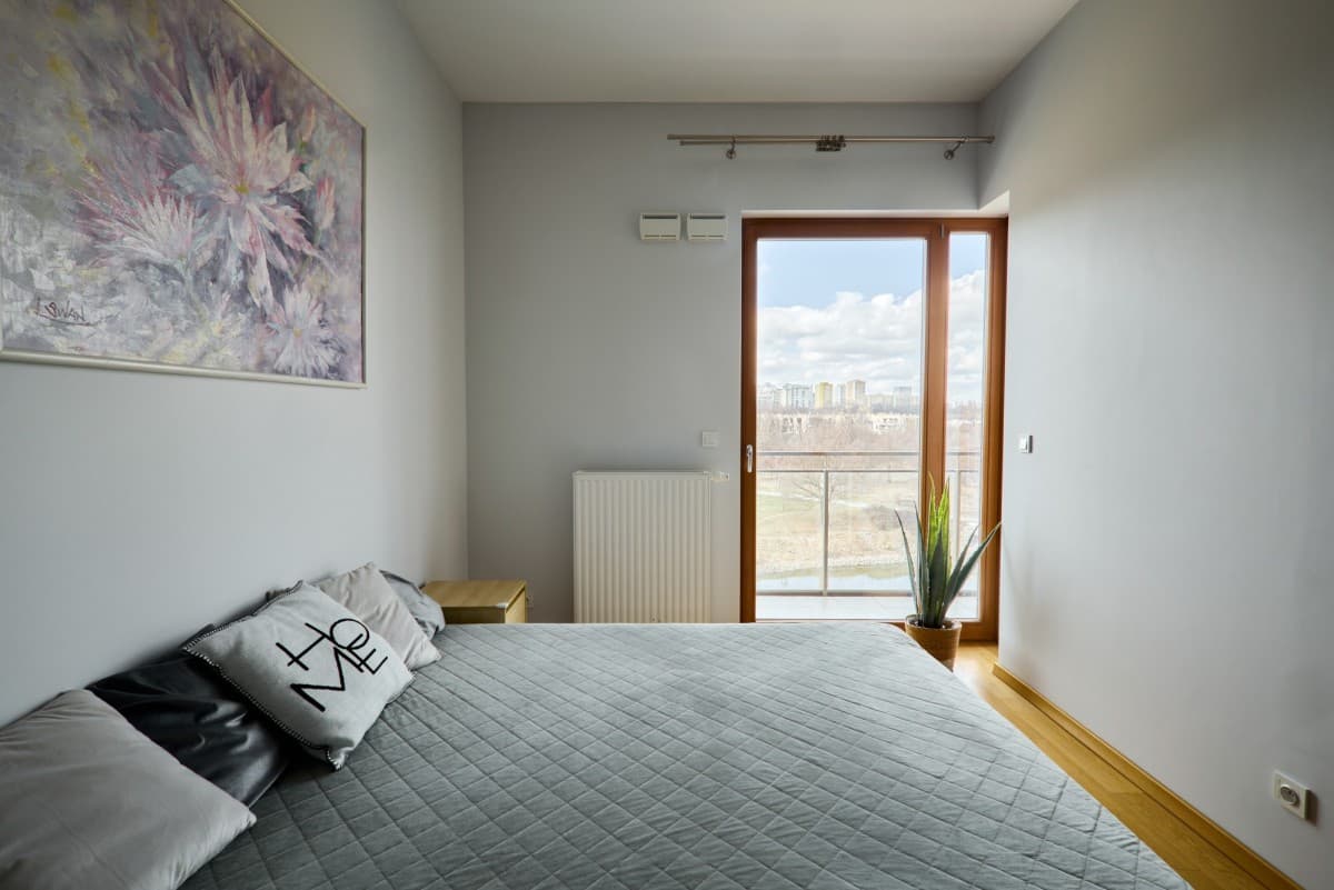 Spacious 3-room apartment with city views – 6