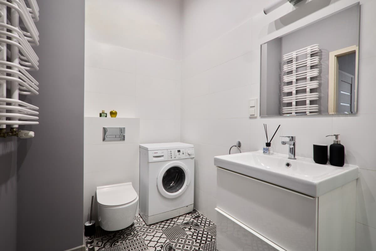 Spacious 3-room apartment with city views – 9