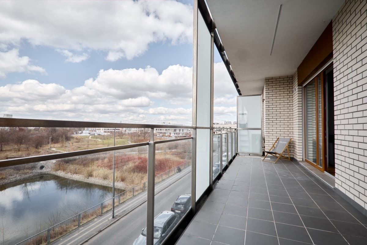 Spacious 3-room apartment with city views – 14