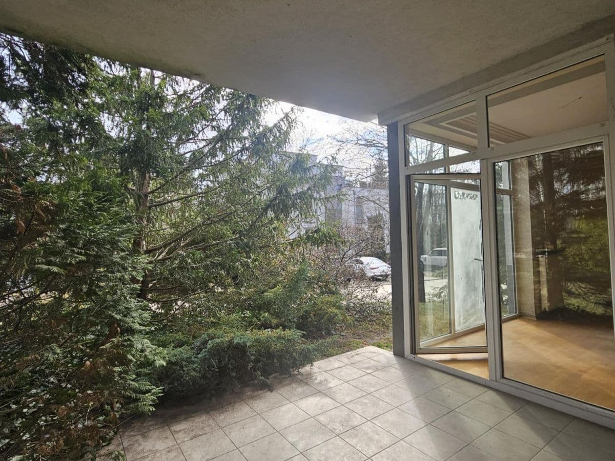 Spacious 4-room apartment with two terraces – 7