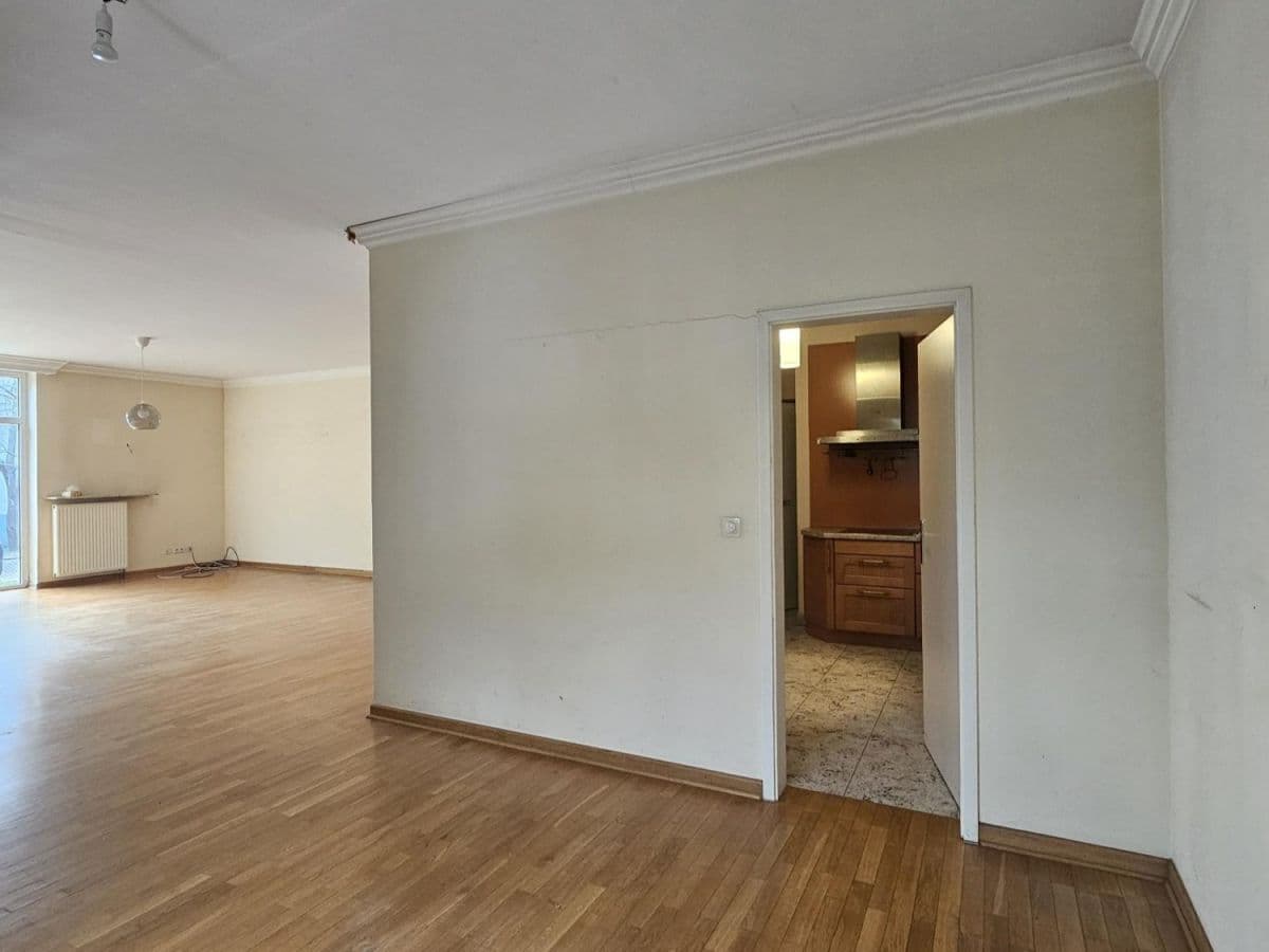 Spacious 4-room apartment with two terraces – 15