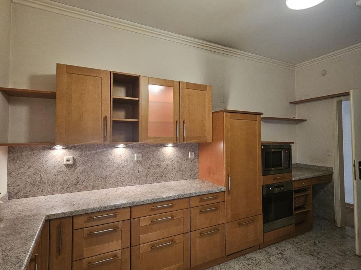 Spacious 4-room apartment with two terraces – 18