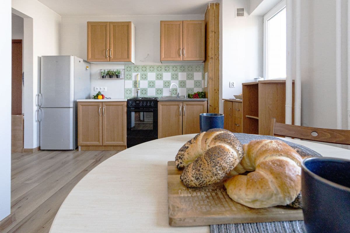 Spacious corner apartment near metro and parks – 3