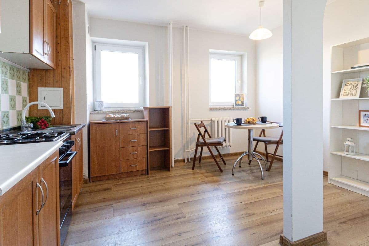 Spacious corner apartment near metro and parks – 5