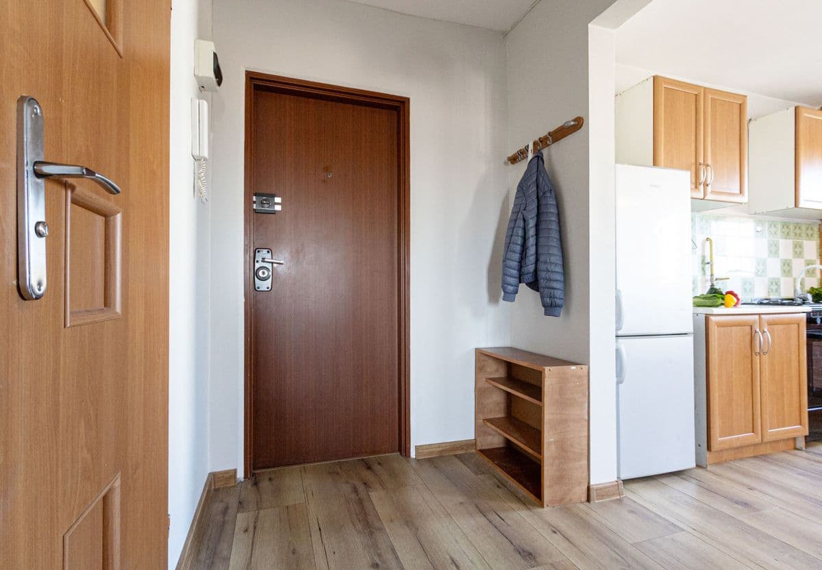 Spacious corner apartment near metro and parks – 7