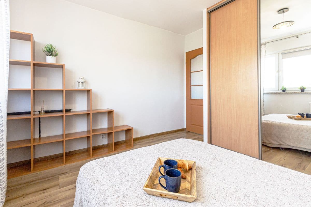 Spacious corner apartment near metro and parks – 9