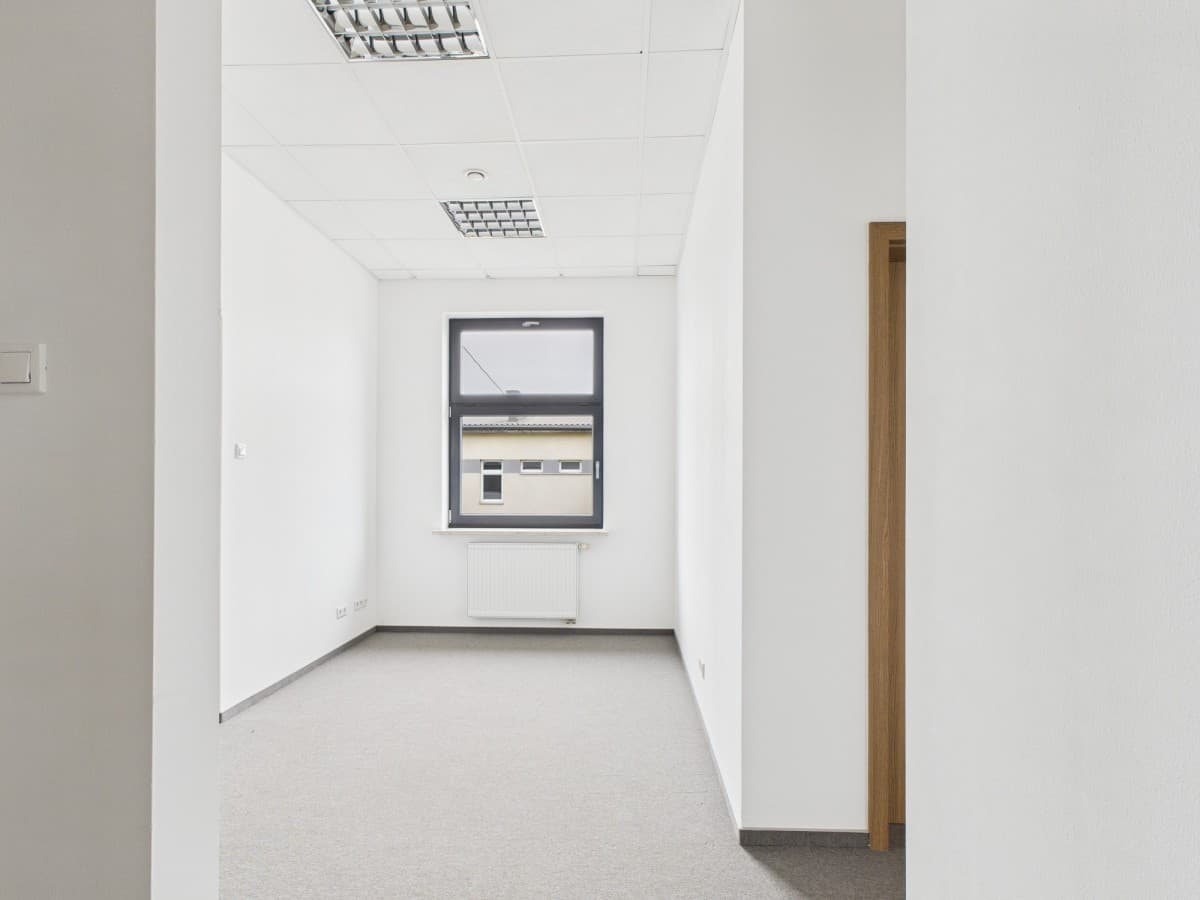 Functional 60 m² office in Warsaw Film Center – 5