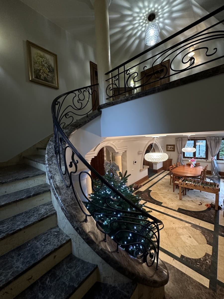 Elegancka willa na przestronnej działce 1670 m² – 9