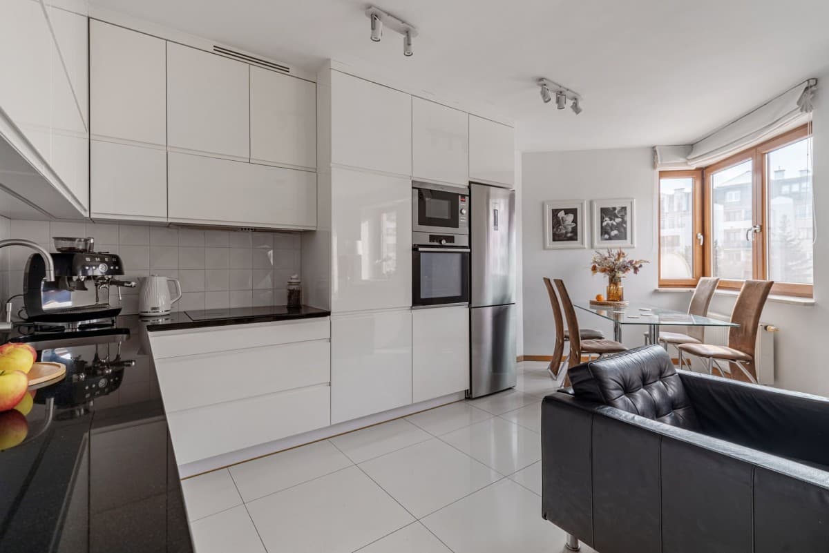 Bright, functional 1st-floor apartment ready to move in – 2